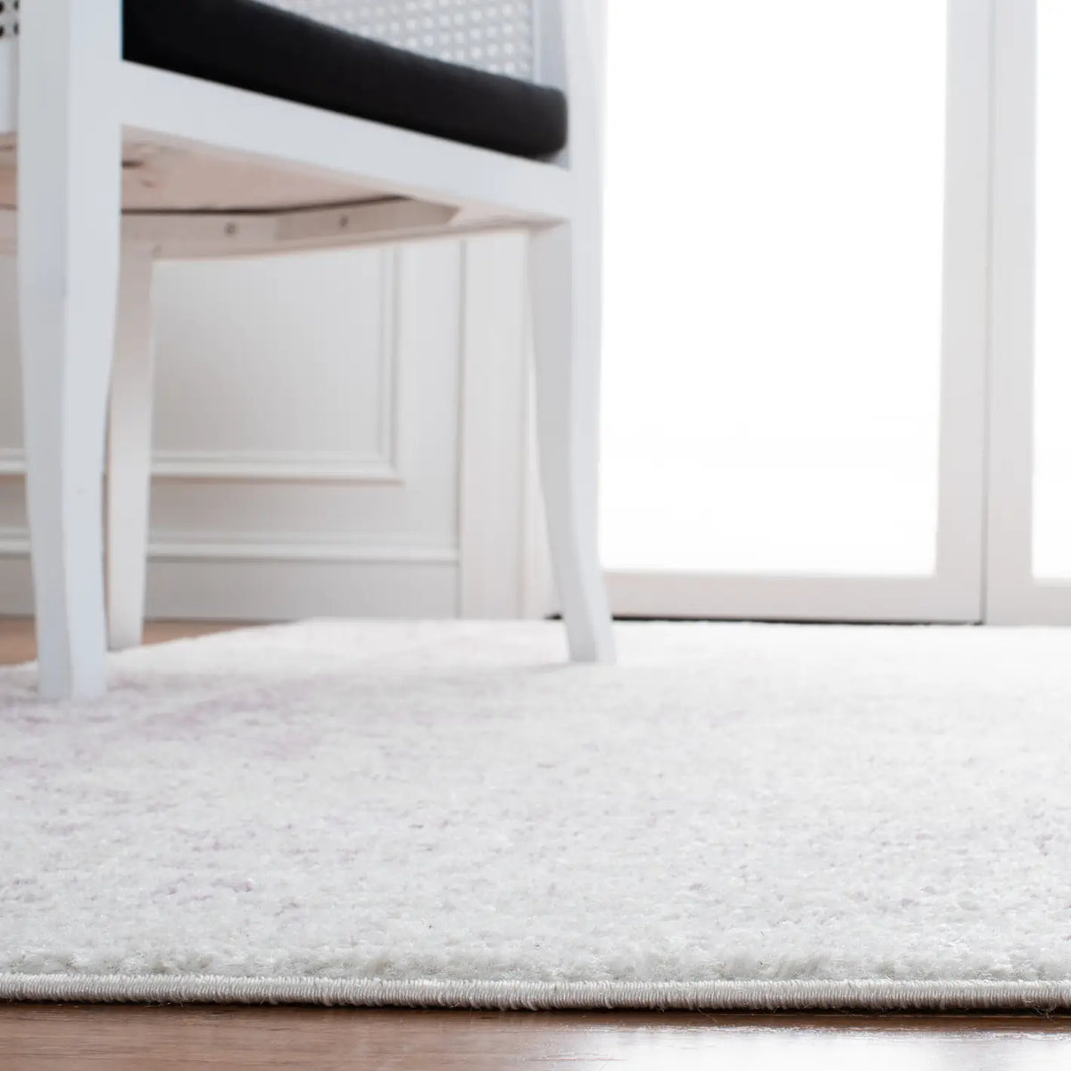 Safavieh Adirondack 4'-0" x 6'-0" Rug in Ivory / Lavander
