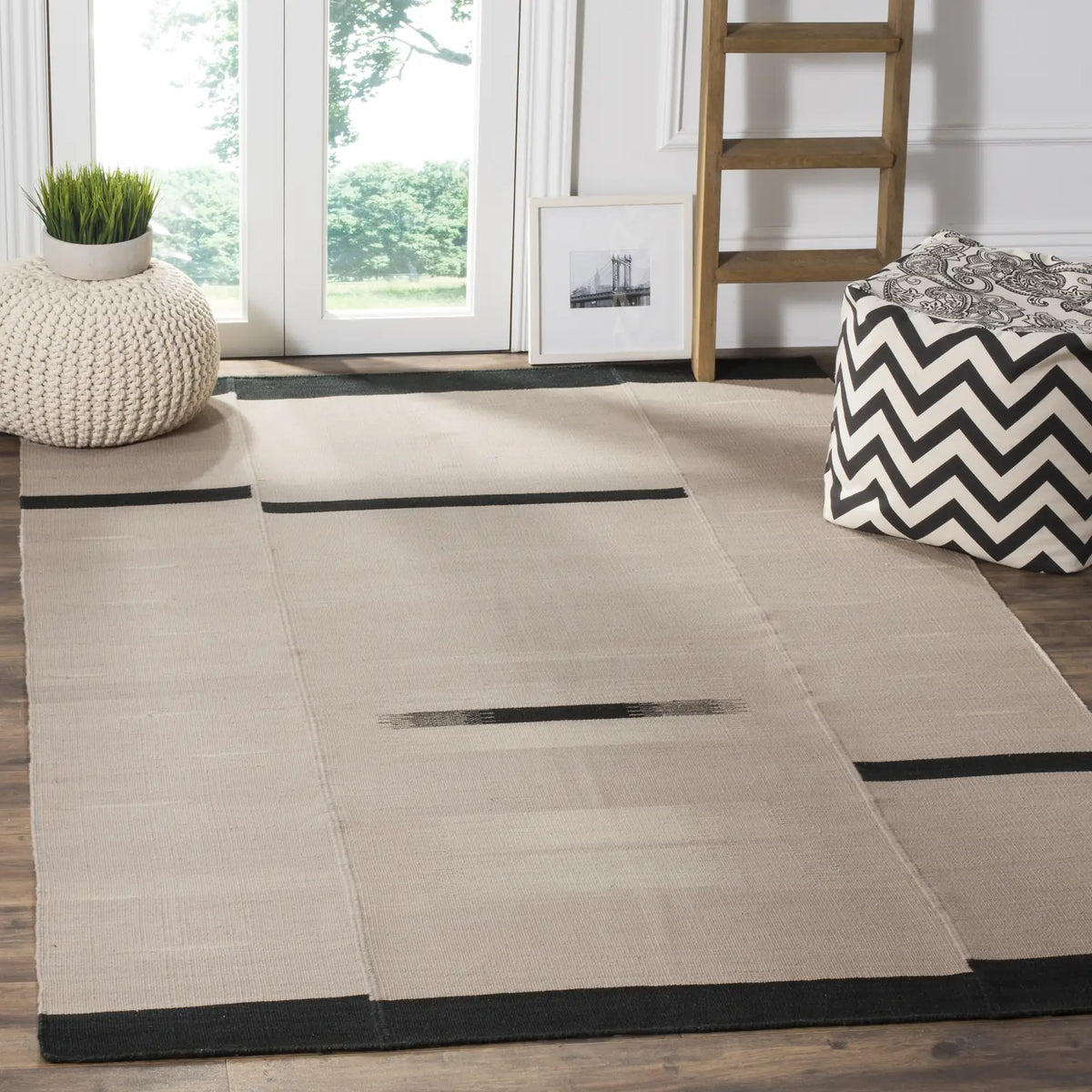 Safavieh Kilim 4'-0" x 6'-0" Rug in Grey