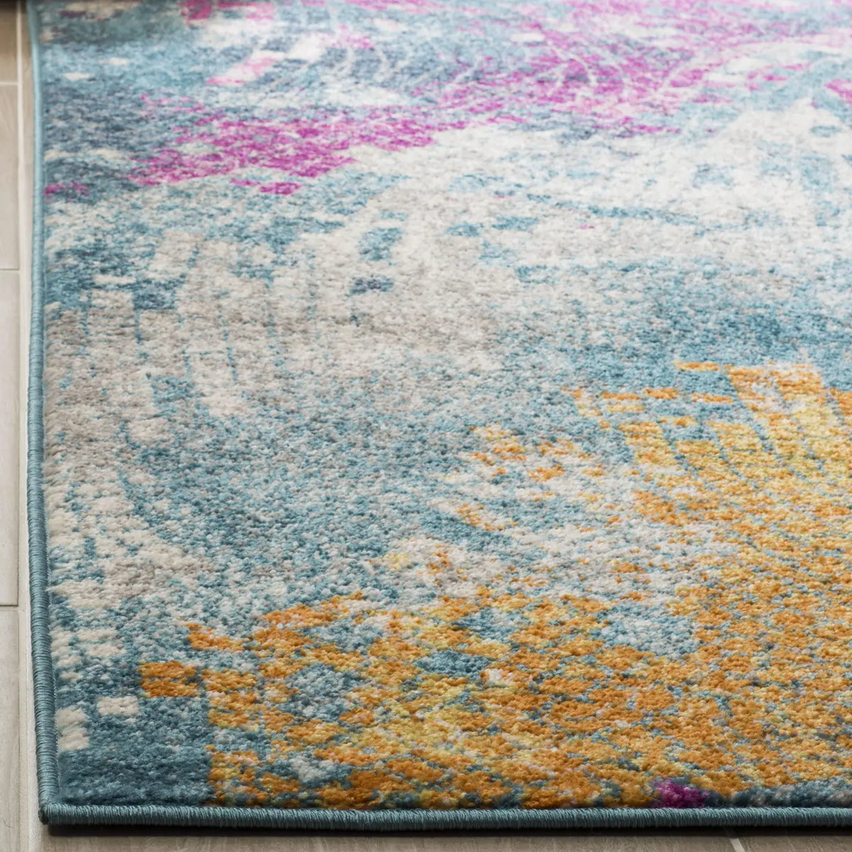Safavieh Madison 200 4'-0" x 6'-0" Rug in Blue / Multi