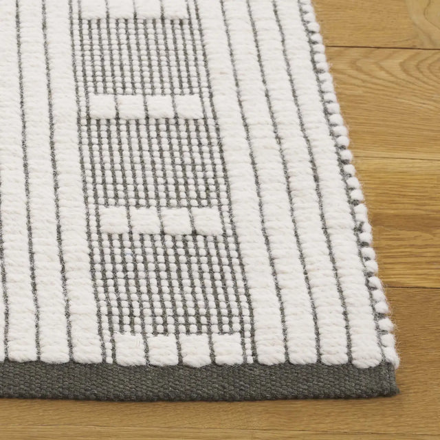 Safavieh Vermont 4'-0" x 6'-0" Rug in Olive / Ivory