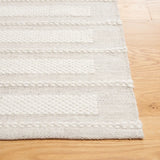 Safavieh Kilim 4'-0" x 6'-0" Rug in Grey / Ivory