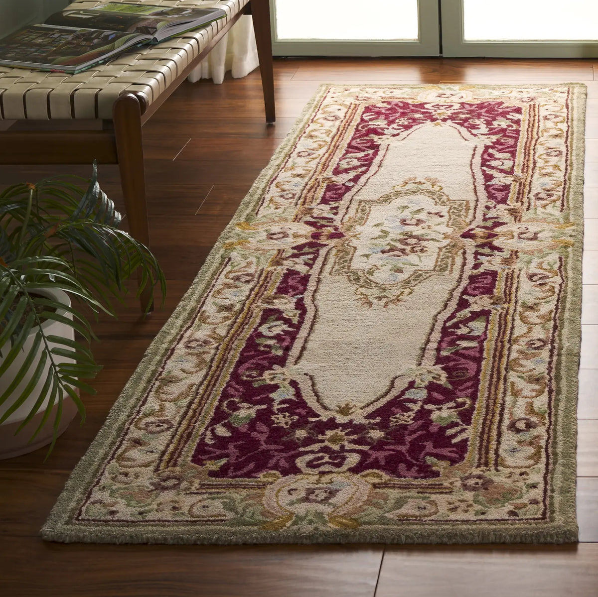 Safavieh Savonnerie 2'-6" x 8'-0" Rug in Red / Ivory