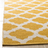 Safavieh Montauk 4'-0" x 6'-0" Rug in Yellow / Ivory