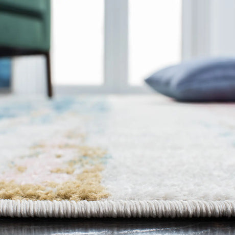 Safavieh Madison 4'-0" x 6'-0" Rug in Ivory / Blue