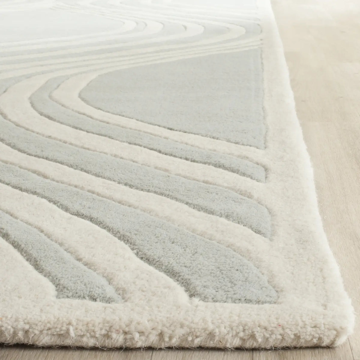 Safavieh Chatham 6'-0" x 9'-0" Rug in Grey / Ivory