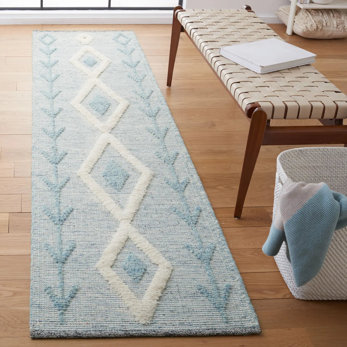 Safavieh Vermont 2'-3" x 9'-0" Rug in Blue / Ivory