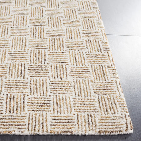 Safavieh Micro-Loop 4'-0" x 6'-0" Rug in Taupe / Ivory