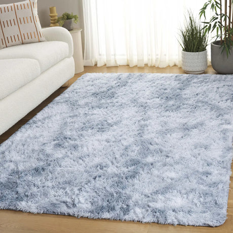 Safavieh Rainbow Shag 4'-0" x 6'-0" Rug in Light Grey