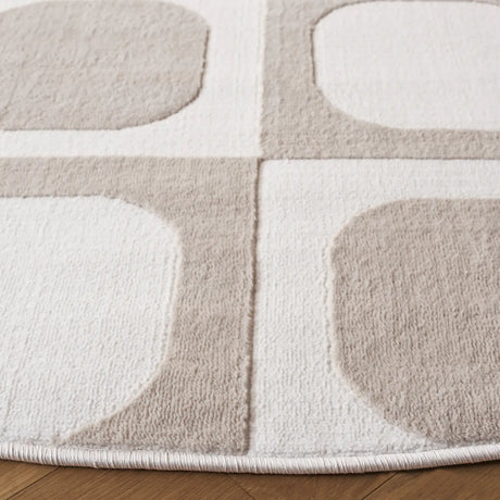 Safavieh Saylor 100 6'-3" x 6'-3" Rug in Beige / Ivory