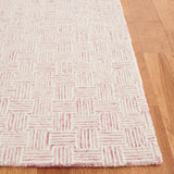 Safavieh Micro-Loop 4'-0" x 6'-0" Rug in Pink / Ivory