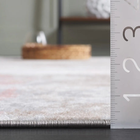 Safavieh Bayside 4'-0" x 6'-0" Rug in Ivory / Grey Pink