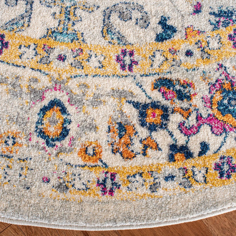Safavieh Evoke 6'-7" x 6'-7" Rug in Ivory / Grey