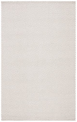 Safavieh Salem 4'-0" x 6'-0" Rug in Beige / Ivory