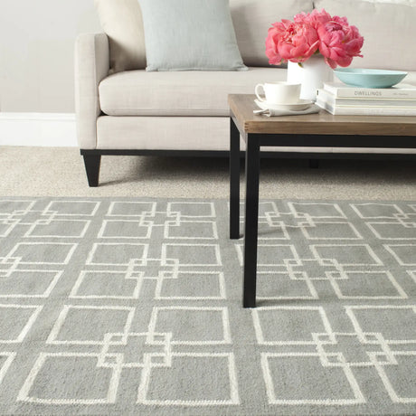 Safavieh Martha Stewart 4'-0" x 6'-0" Rug in Cement Gray