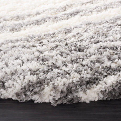 Safavieh Fontana Shag  800 6'-7" x 6'-7" Rug in Ivory / Grey
