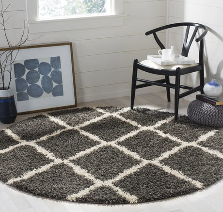 Safavieh Sgd-Dallas Shag 6'-0" x 6'-0" Rug in Dark Grey / Ivory