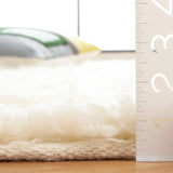 Safavieh Casablanca 4'-0" x 6'-0" Rug in Ivory