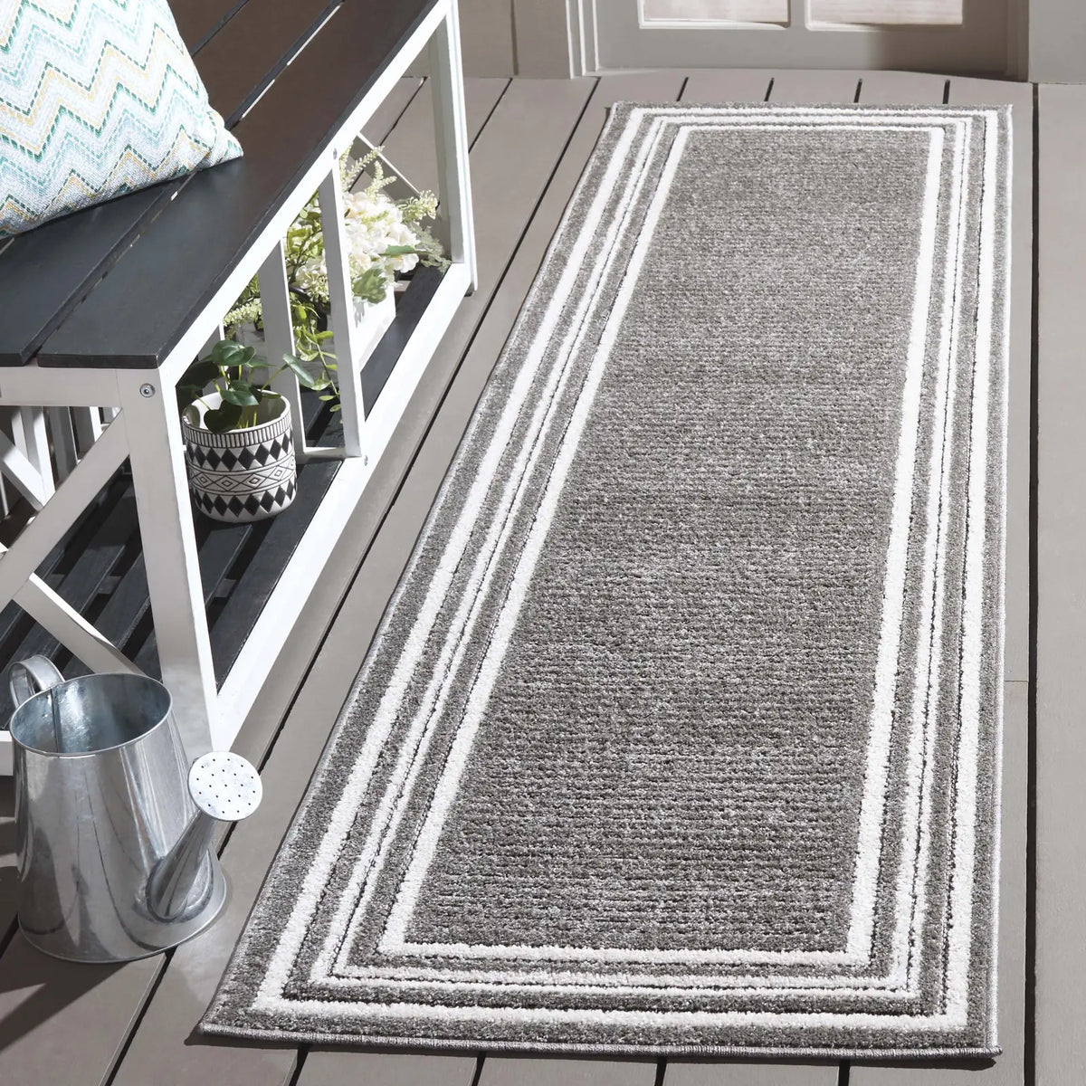 Safavieh Cabana 2'-2" x 8'-0" Rug in Grey / Ivory