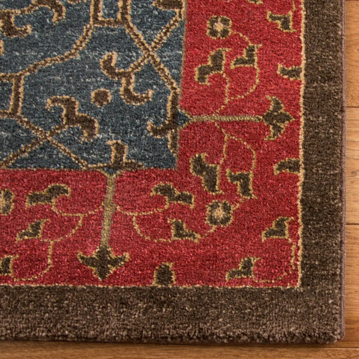 Safavieh Mahal 10'-0" x 14'-0" Rug in Navy / Red