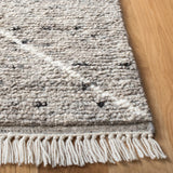 Safavieh Casablanca 4'-0" x 6'-0" Rug in Grey / Ivory