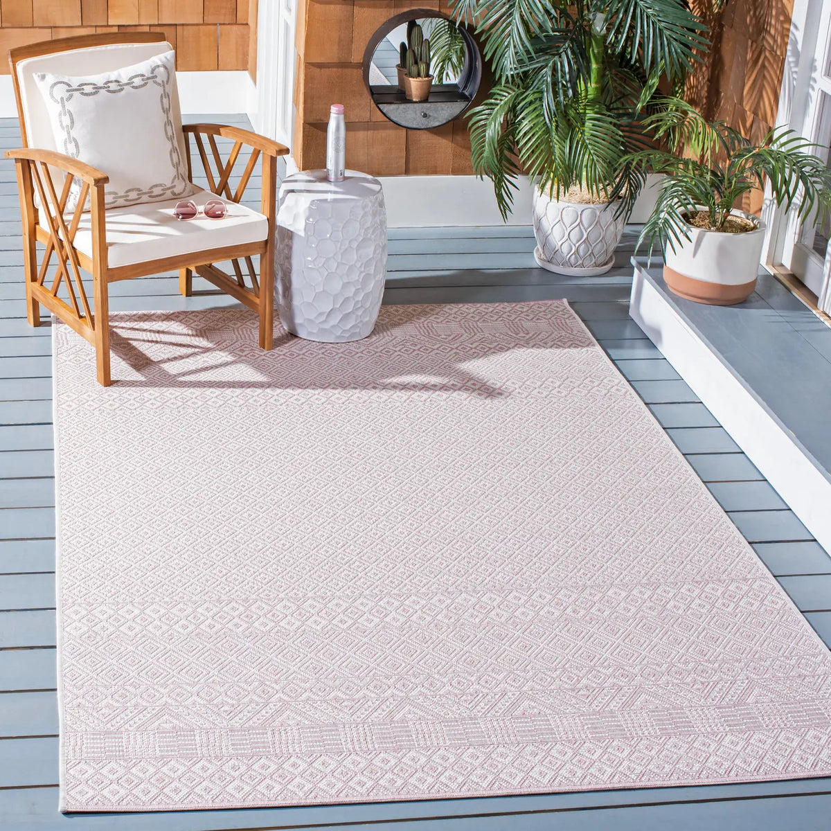 Safavieh Courtyard 4'-0" x 5'-7" Rug in Ivory / Soft Pink