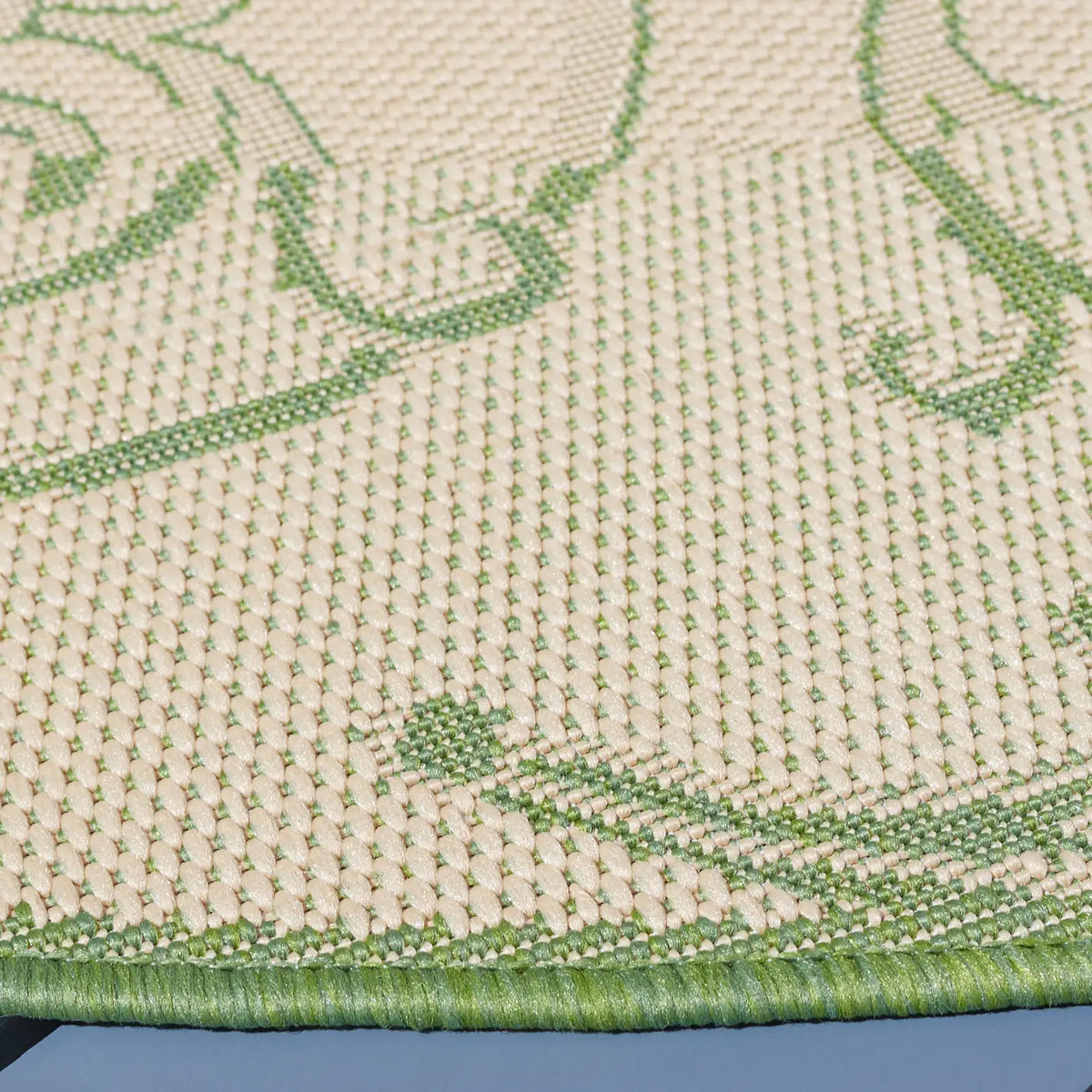 Safavieh Courtyard 5'-3" x 5'-3" Rug in Natural / Olive