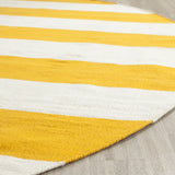 Safavieh Montauk 5'-0" x 5'-0" Rug in Yellow / Ivory