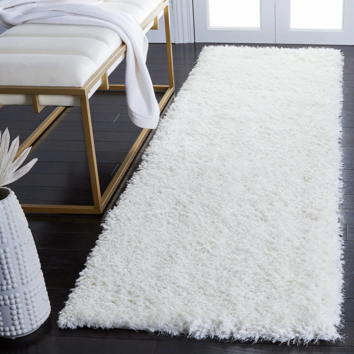 Safavieh Shag 2'-3" x 8'-0" Rug in Ivory