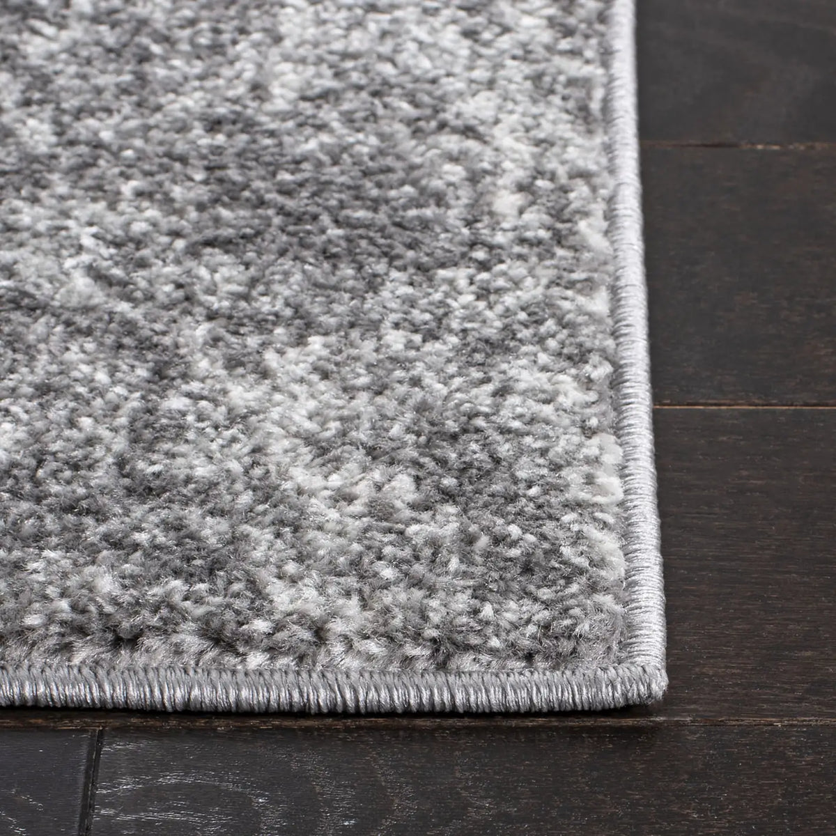 Safavieh Tulum 4'-0" x 6'-0" Rug in Ivory / Grey