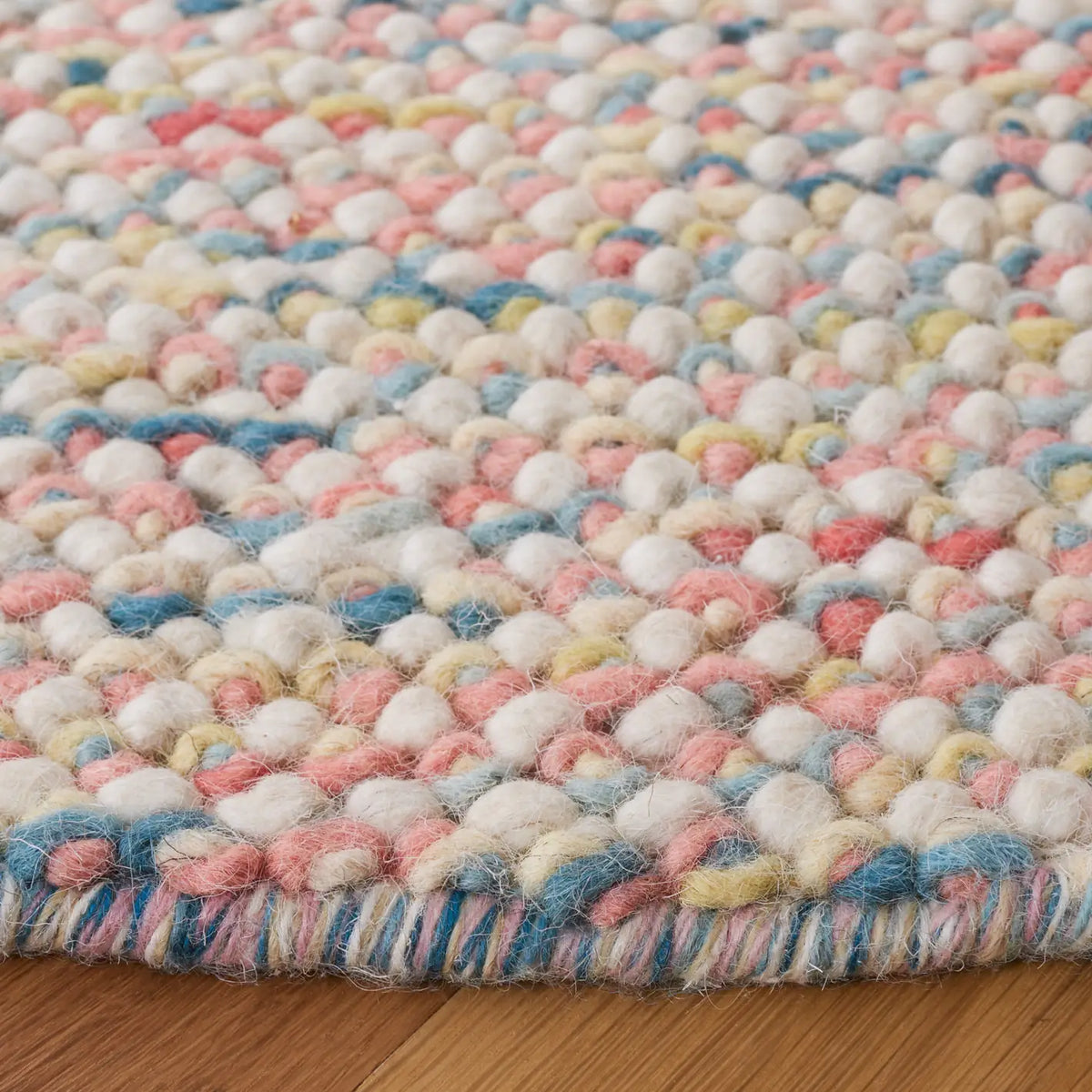 Safavieh Vermont 6'-0" x 6'-0" Rug in Ivory / Pink