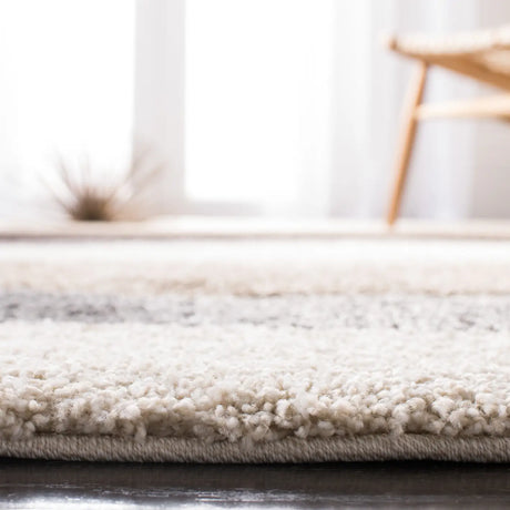 Safavieh Florida Shag 4'-0" x 6'-0" Rug in Ivory / Grey