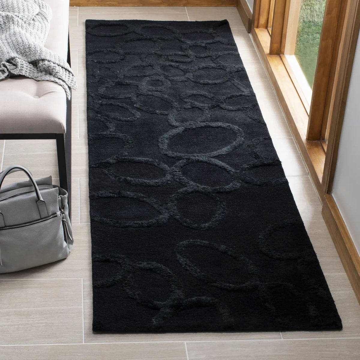 Safavieh Soho 2'-6" x 10'-0" Rug in Black