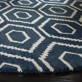 Safavieh Himalaya 6'-0" x 6'-0" Rug in Navy / Ivory