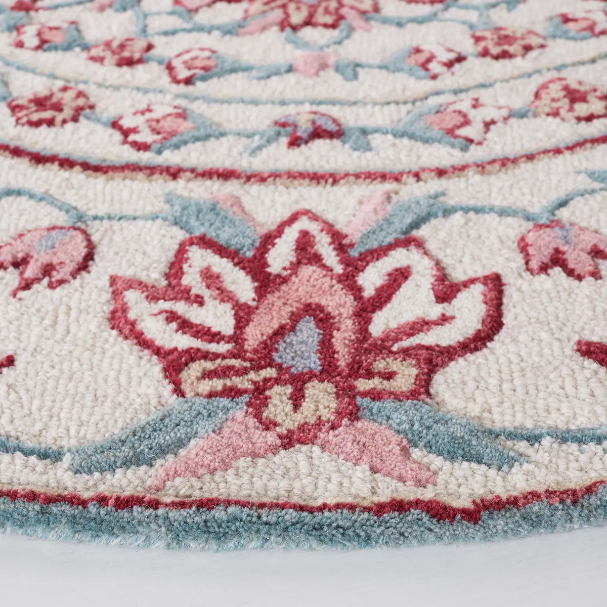 Safavieh Bellagio 5'-0" x 5'-0" Rug in Ivory / Red