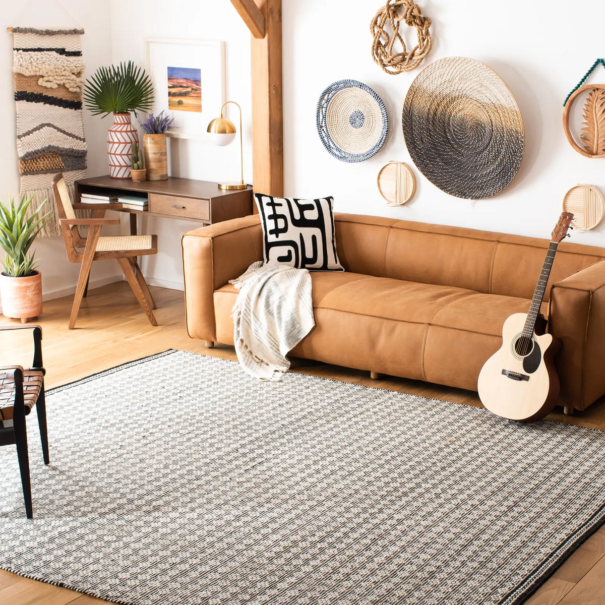 Safavieh Kilim 6'-0" x 9'-0" Rug in Black / Ivory