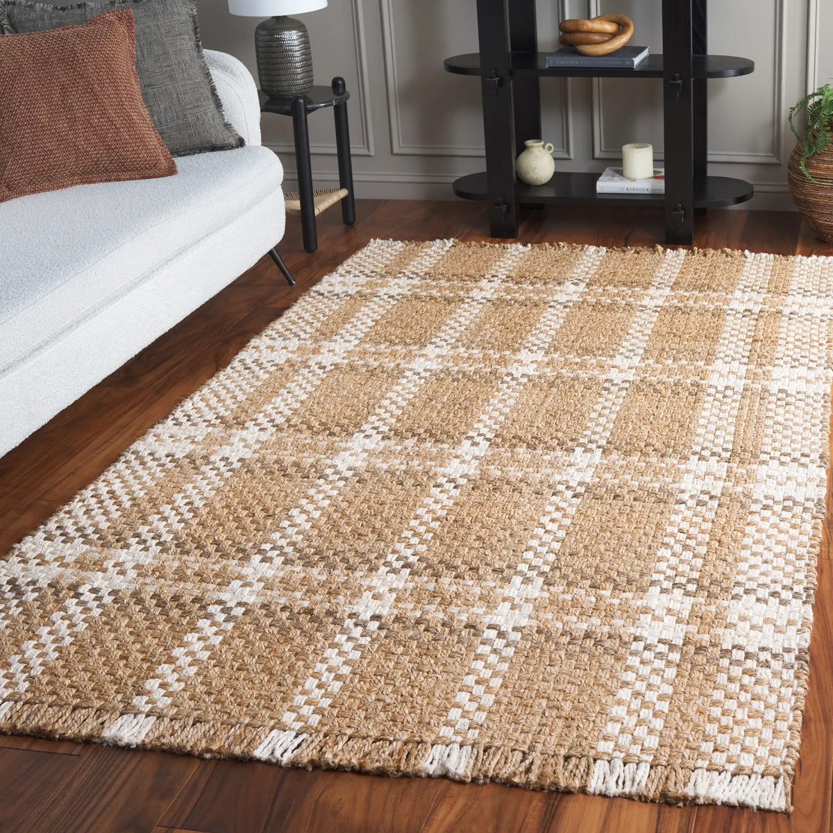 Safavieh Natural Fiber 4'-0" x 6'-0" Rug in Natural / Bleach