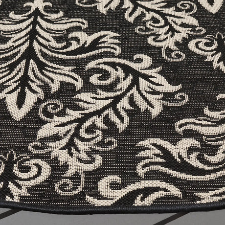 Safavieh Courtyard 6'-7" x 6'-7" Rug in Black / Creme