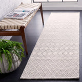 Safavieh Marbella 2'-3" x 8'-0" Rug in Ivory