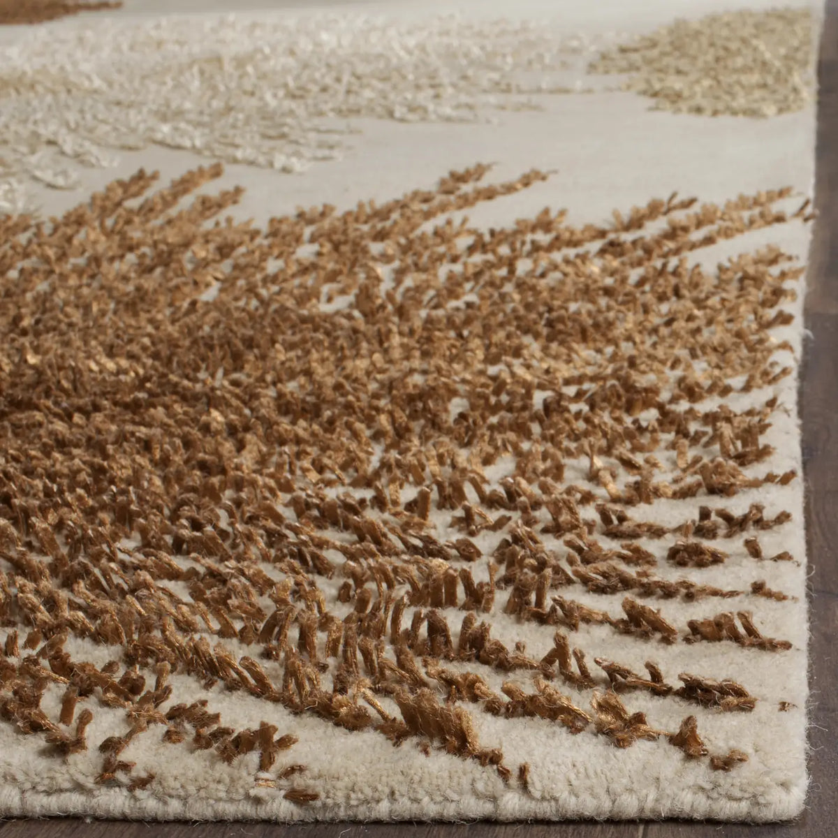 Safavieh Soho 9'-6" x 13'-6" Rug in Beige