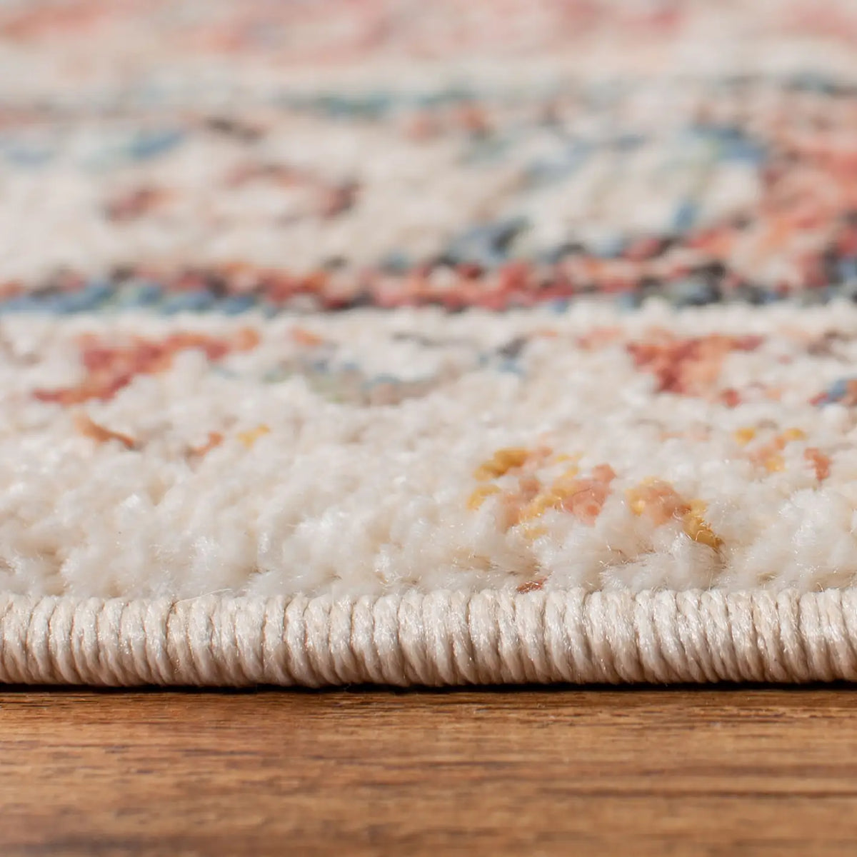 Safavieh Carlyle 200 5'-3" x 7'-6" Rug in Ivory / Burgundy