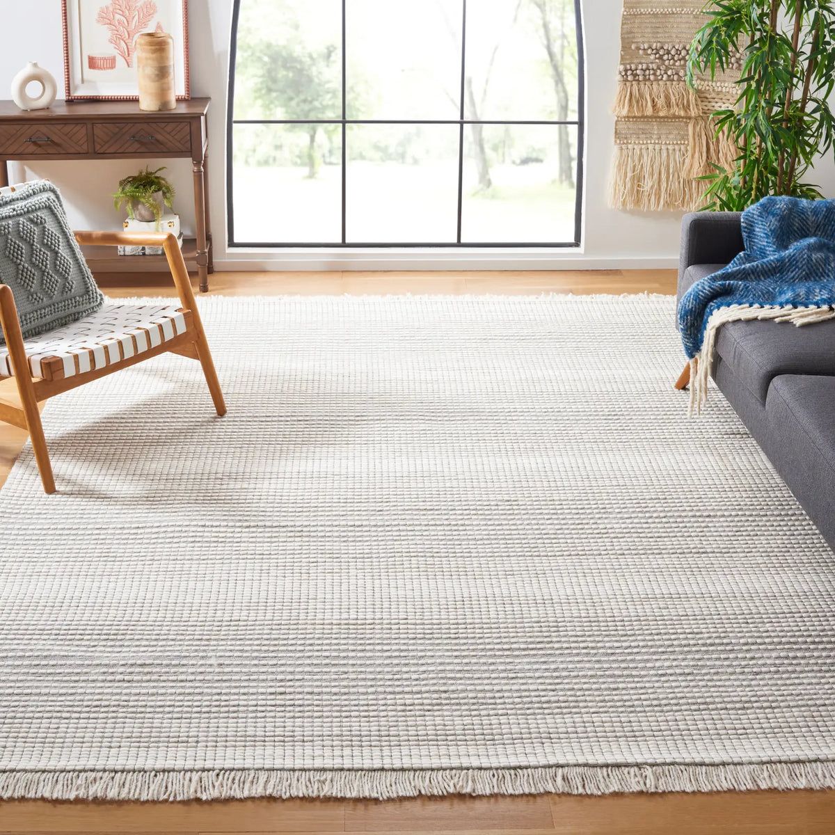 Safavieh Marbella 6'-0" x 9'-0" Rug in Ivory / Grey