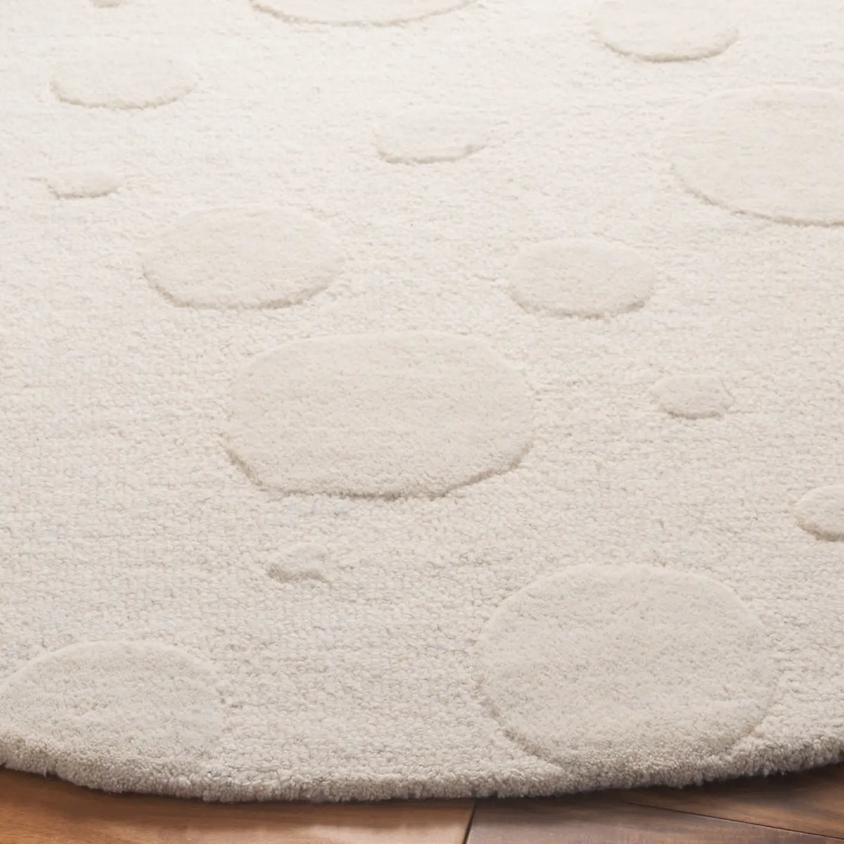 Safavieh Cambridge 6'-0" x 6'-0" Rug in Ivory