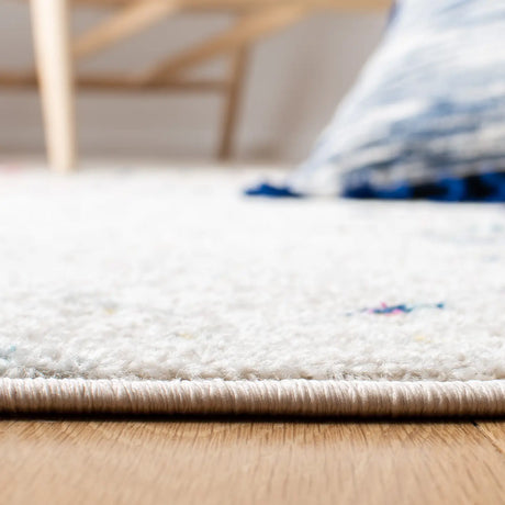 Safavieh Tulum 4'-0" x 6'-0" Rug in Ivory / Blue