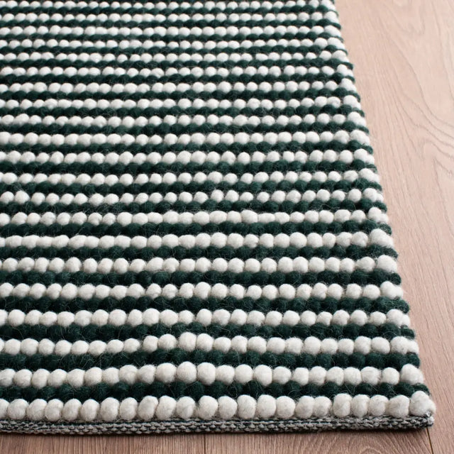 Safavieh Natura 5'-0" x 8'-0" Rug in Ivory / Green