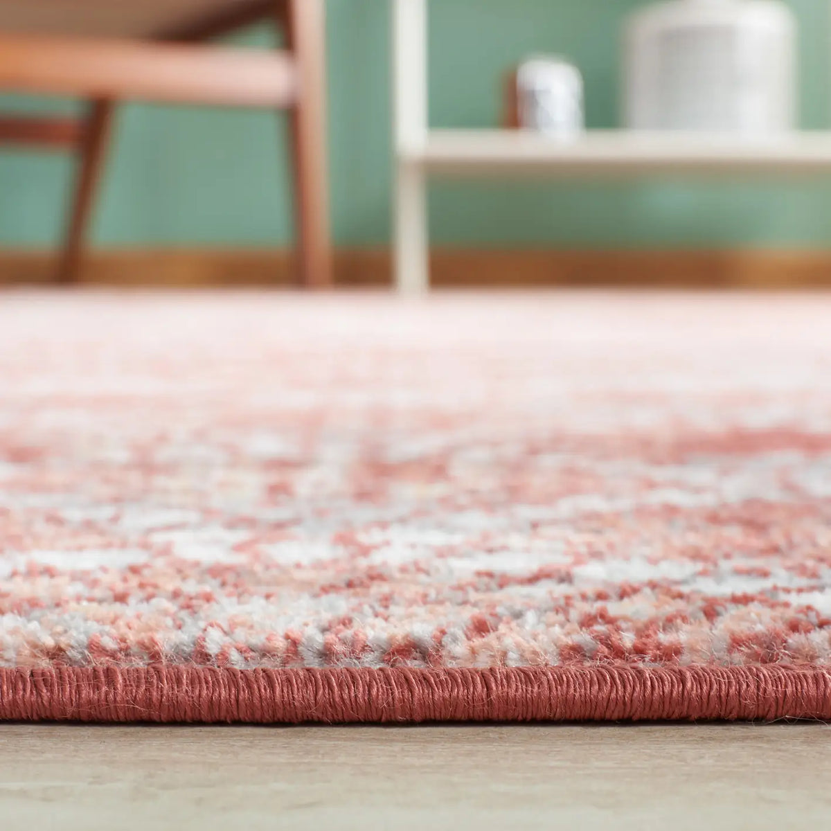 Safavieh Lagoon 4'-5" x 6'-5" Rug in Brown / Ivory