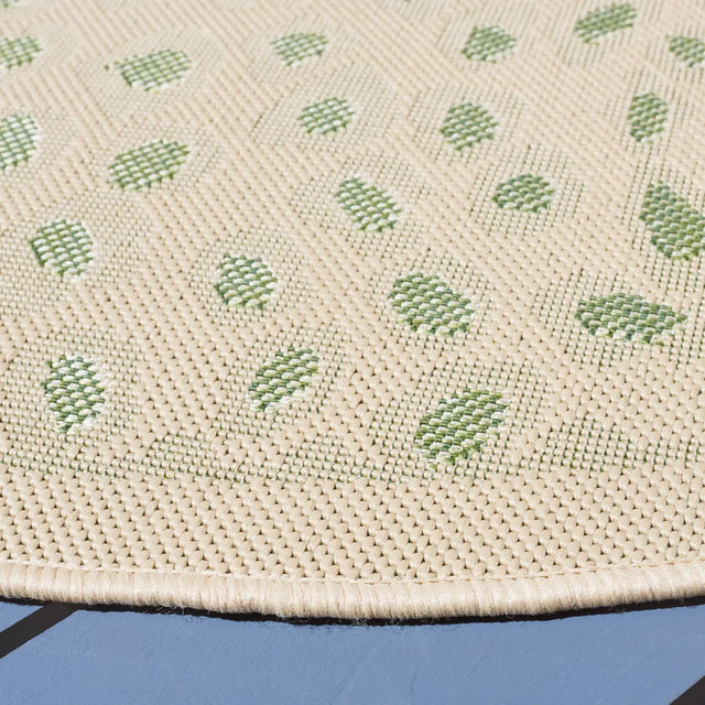 Safavieh Courtyard 6'-7" x 6'-7" Rug in Beige / Green