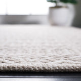 Safavieh Montauk 5'-0" x 8'-0" Rug in Ivory / Grey