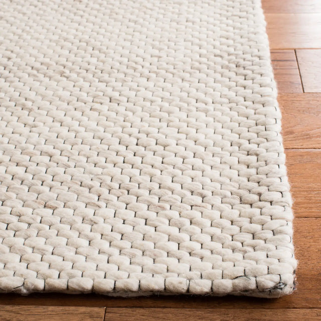 Safavieh Marbella 4'-0" x 6'-0" Rug in Beige / Brown