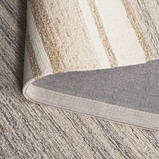 Safavieh Pine 4'-0" x 6'-0" Rug in Beige / Ivory