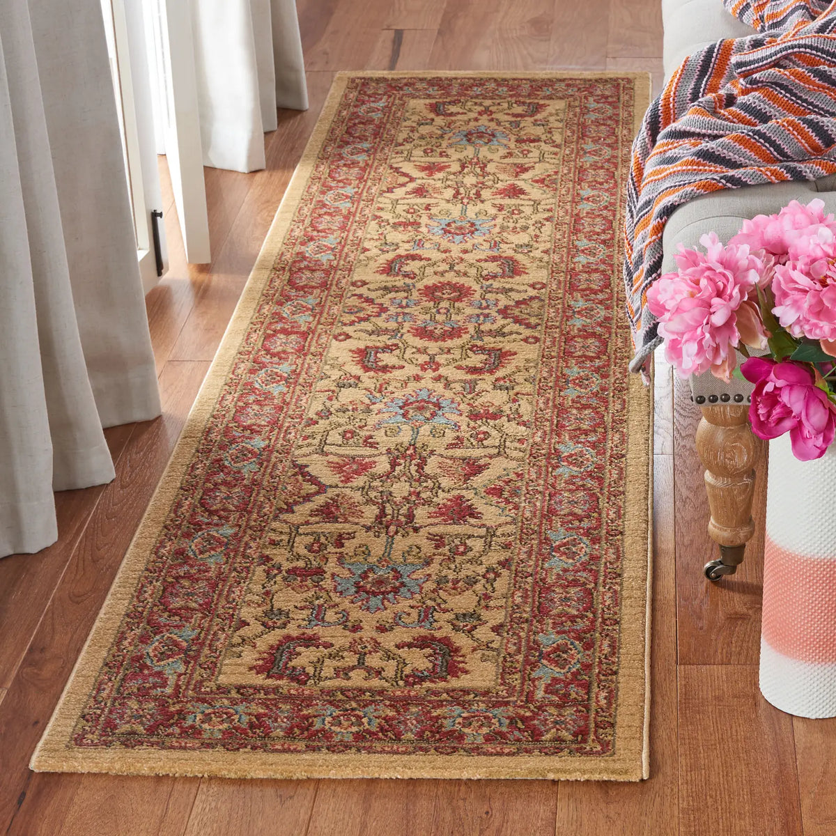 Safavieh Mahal 2'-2" x 8'-0" Rug in Beige / Red